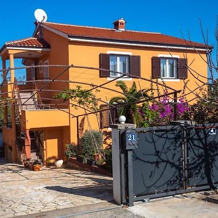 Apartments Ellen Баньоле Екстер'єр фото
