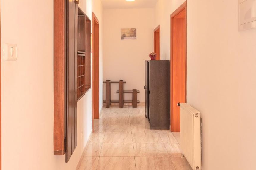 Apartments Ellen Баньоле Екстер'єр фото