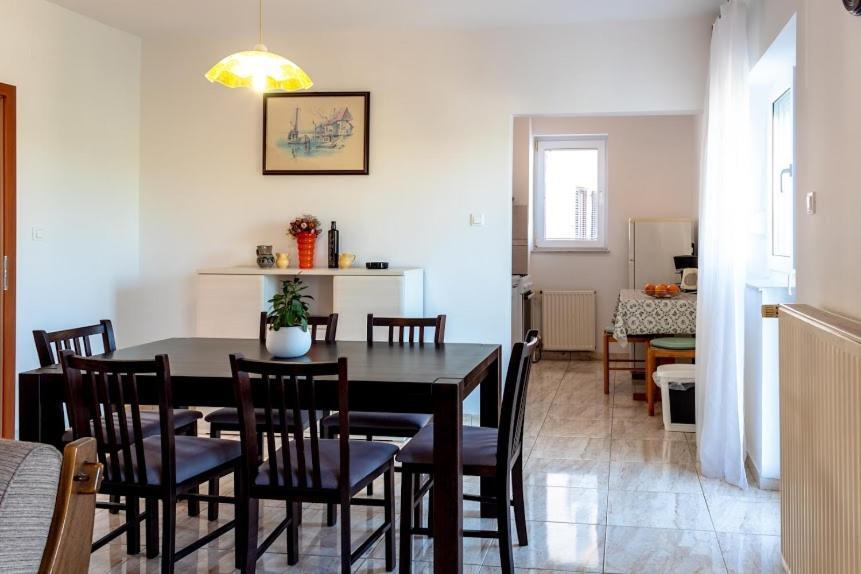 Apartments Ellen Баньоле Екстер'єр фото